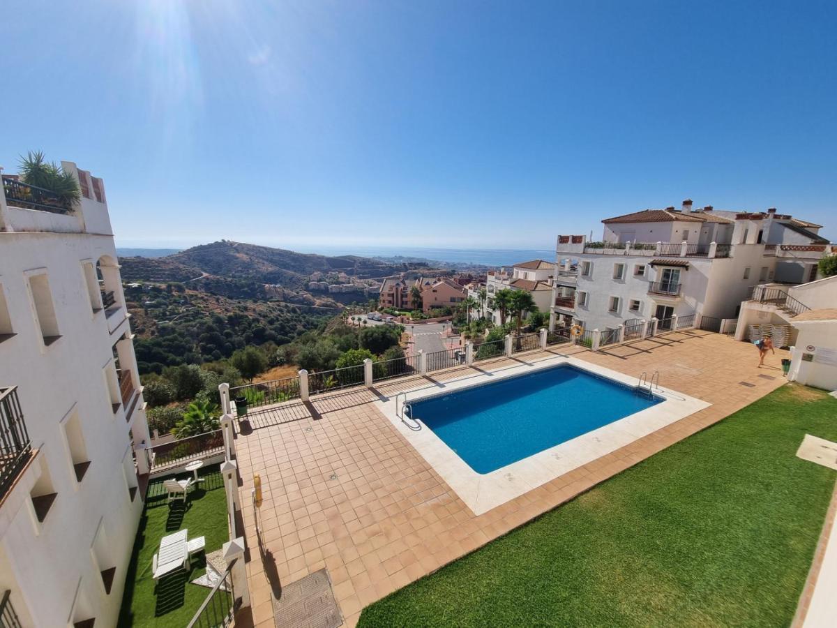 Elegant Apartment With Fantastic Views At The Top Of Calahonda Sitio de Calahonda Dış mekan fotoğraf