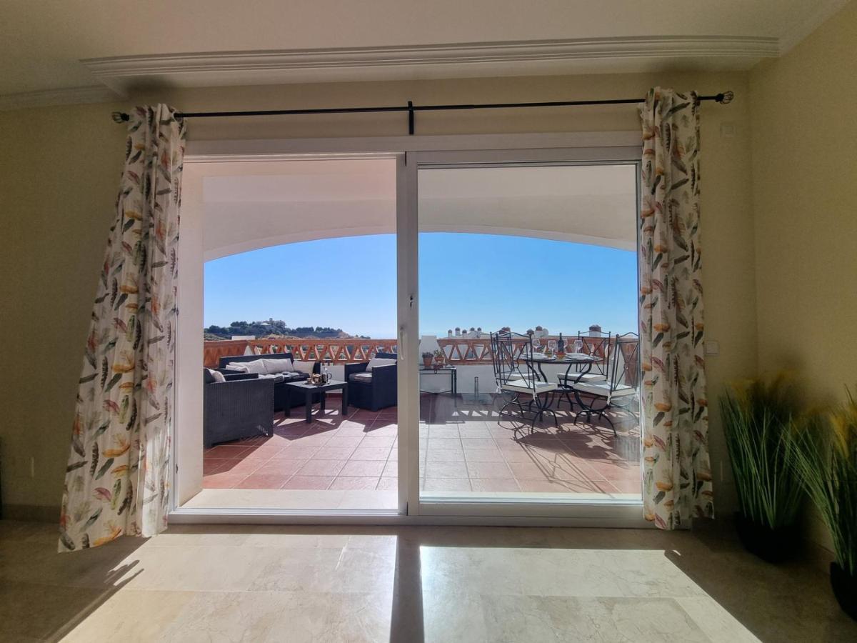 Elegant Apartment With Fantastic Views At The Top Of Calahonda Sitio de Calahonda Dış mekan fotoğraf