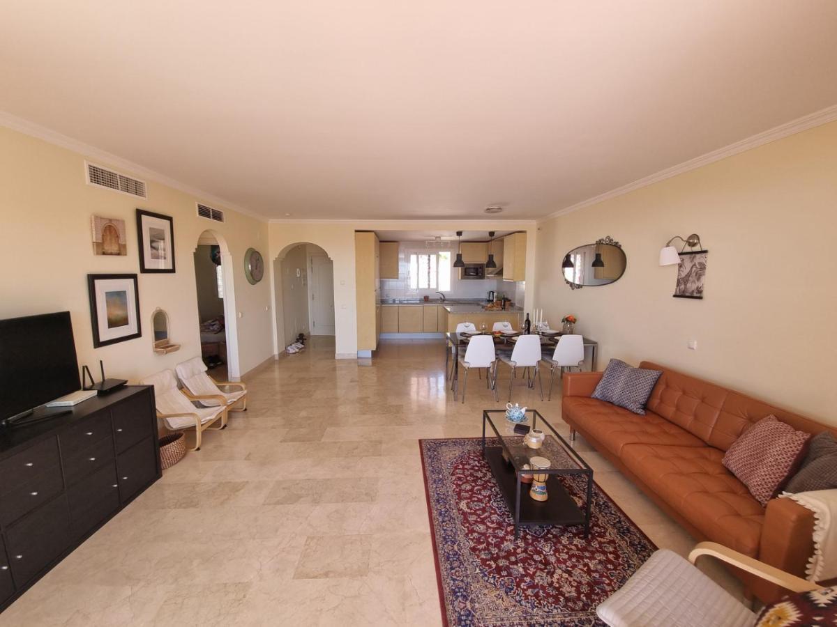 Elegant Apartment With Fantastic Views At The Top Of Calahonda Sitio de Calahonda Dış mekan fotoğraf