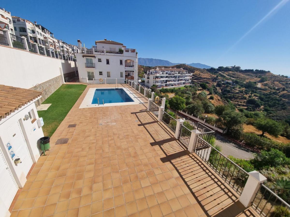 Elegant Apartment With Fantastic Views At The Top Of Calahonda Sitio de Calahonda Dış mekan fotoğraf
