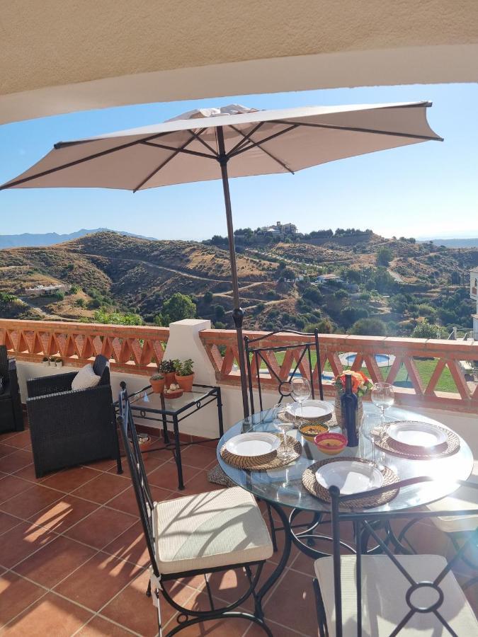 Elegant Apartment With Fantastic Views At The Top Of Calahonda Sitio de Calahonda Dış mekan fotoğraf