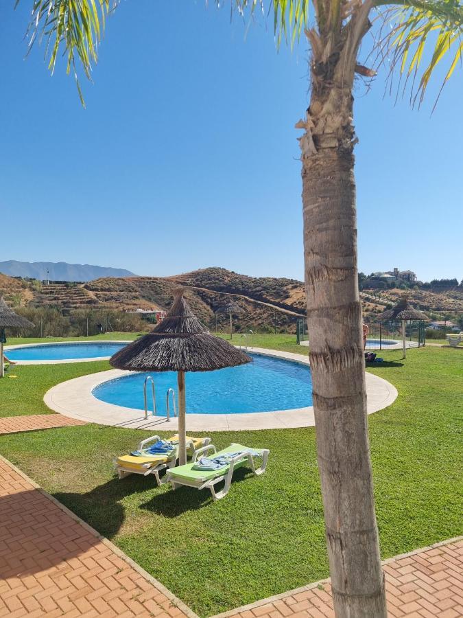 Elegant Apartment With Fantastic Views At The Top Of Calahonda Sitio de Calahonda Dış mekan fotoğraf